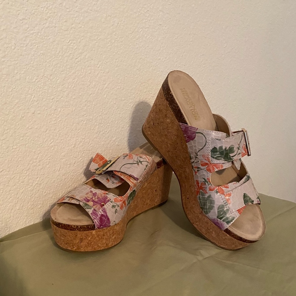 Kenneth Cole Reaction Wedge Sandals